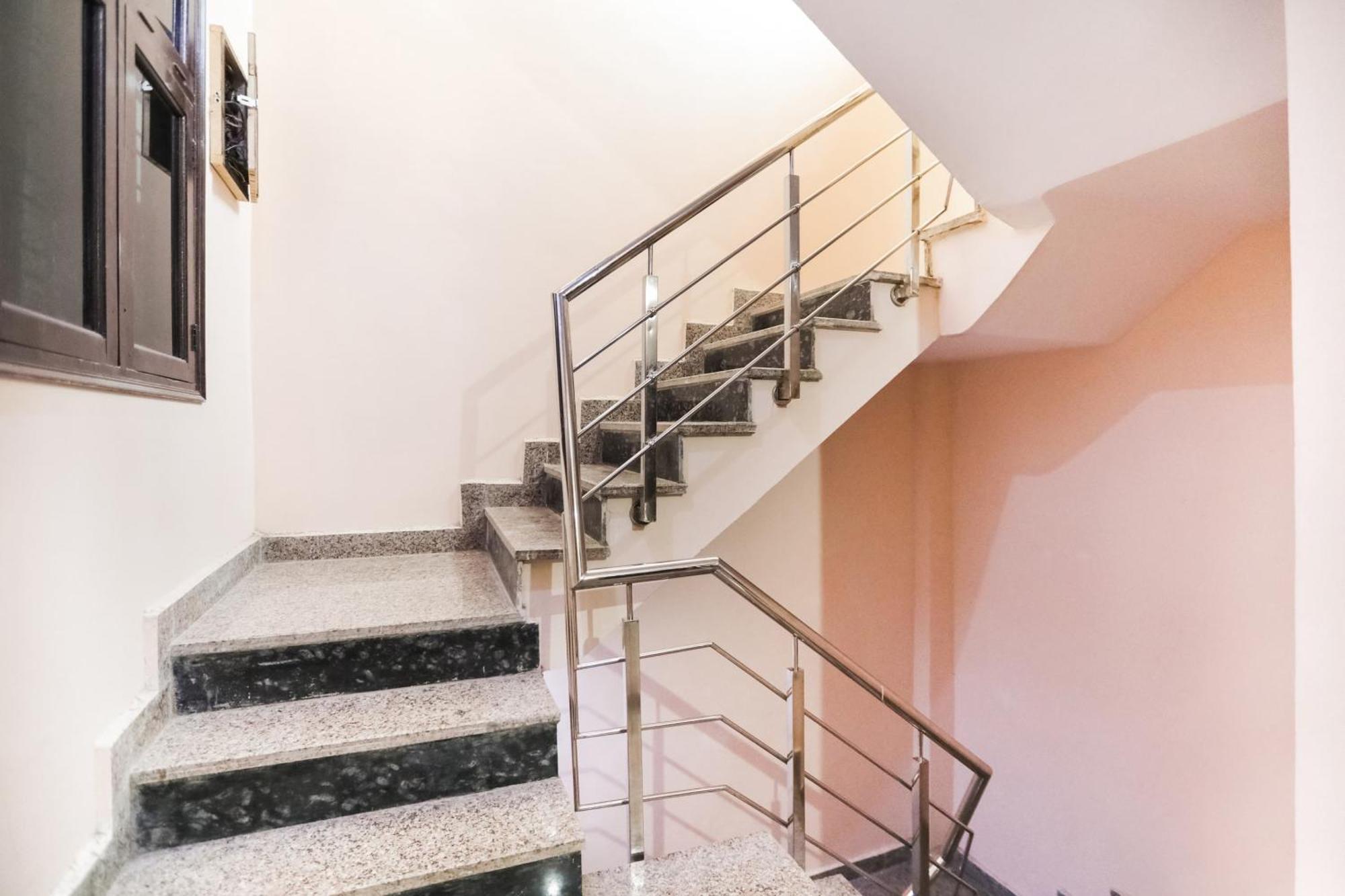 Spot On Main View Guest House Near Leisure Valley Park Gurgaon Exterior foto
